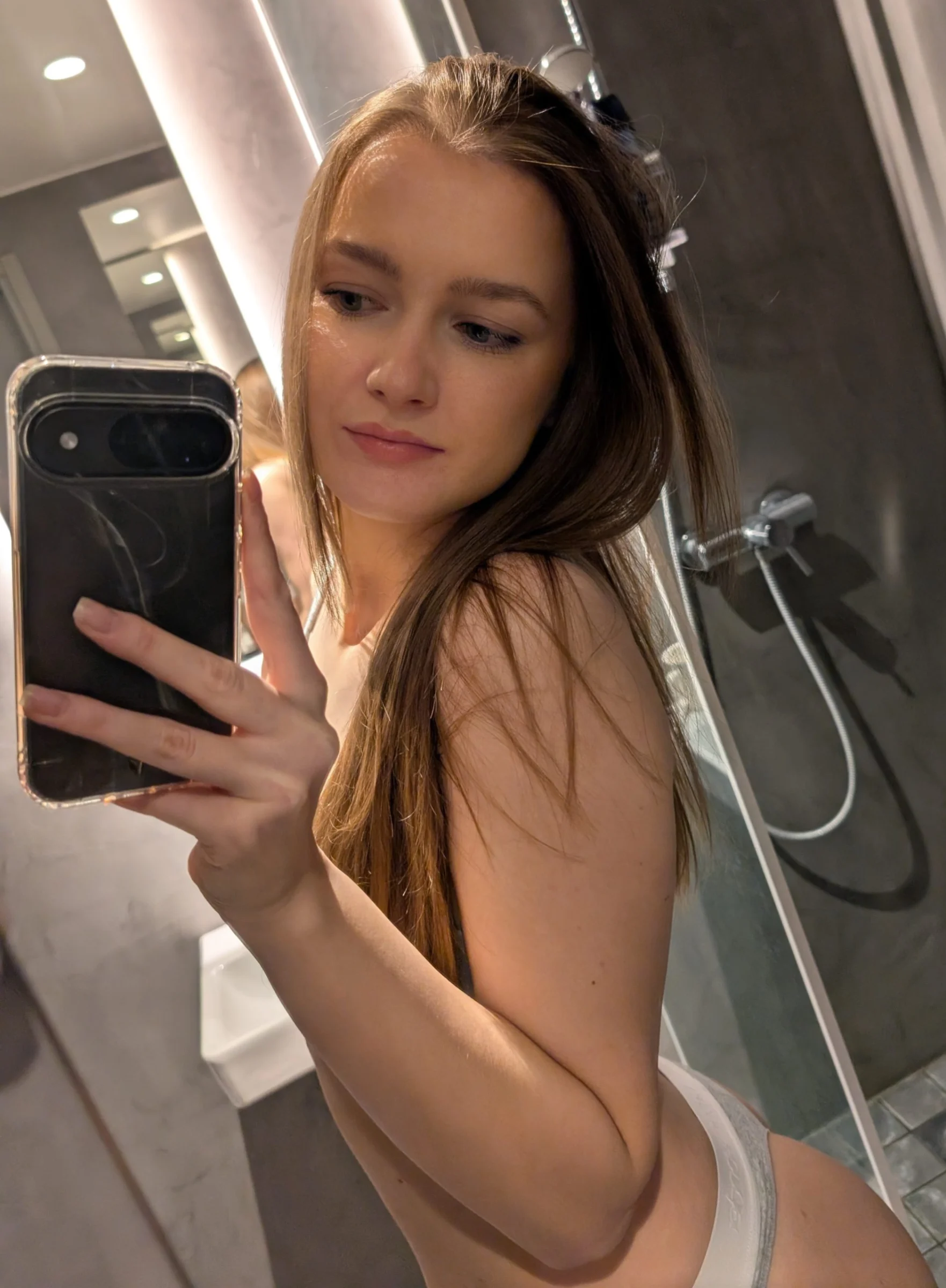 Alina, modèle OnlyFans française gratuit